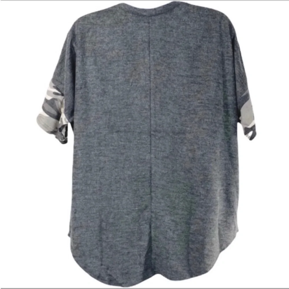 L LOVE camo short sleeve top L gray